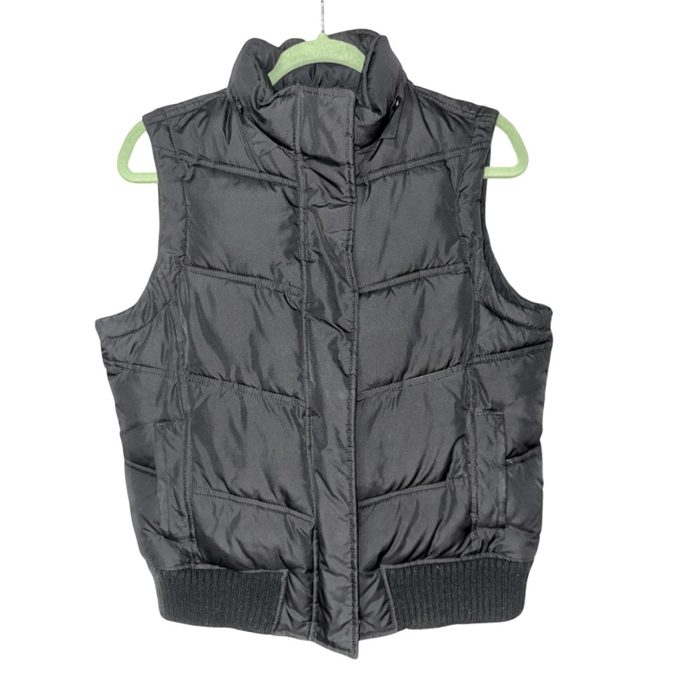 VINTAGE GAP Full Snap Up Insulated Black Puffer
Vest‎ Size Medium